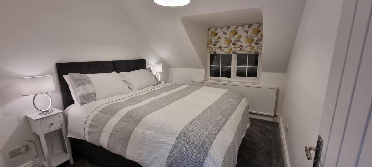 Modern And Spacious 2 Bedroom Apartment With Free Parking Llansantffraid Llansantffraid Glyn Ceiriog Екстериор снимка