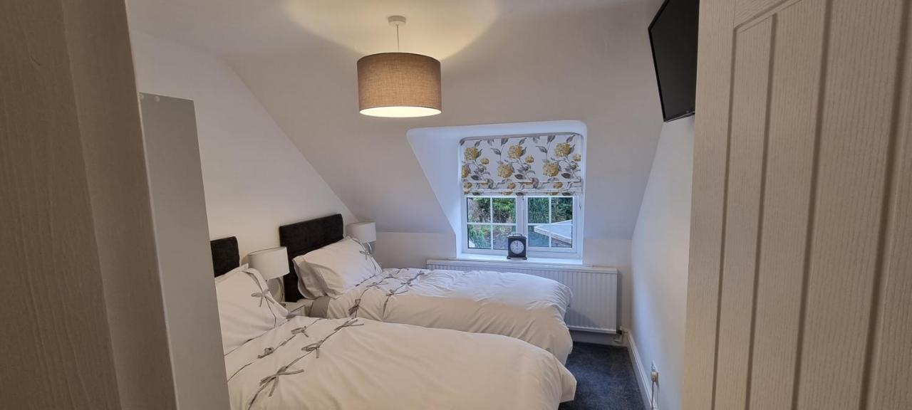 Modern And Spacious 2 Bedroom Apartment With Free Parking Llansantffraid Llansantffraid Glyn Ceiriog Екстериор снимка
