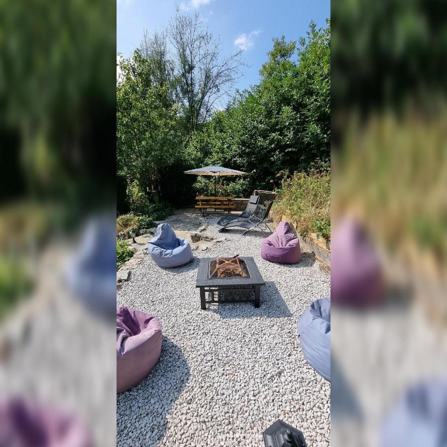 Modern And Spacious 2 Bedroom Apartment With Free Parking Llansantffraid Llansantffraid Glyn Ceiriog Екстериор снимка