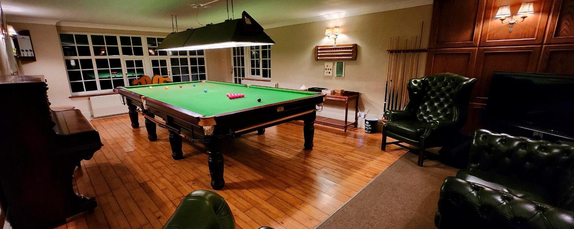 Modern And Spacious 2 Bedroom Apartment With Free Parking Llansantffraid Llansantffraid Glyn Ceiriog Екстериор снимка